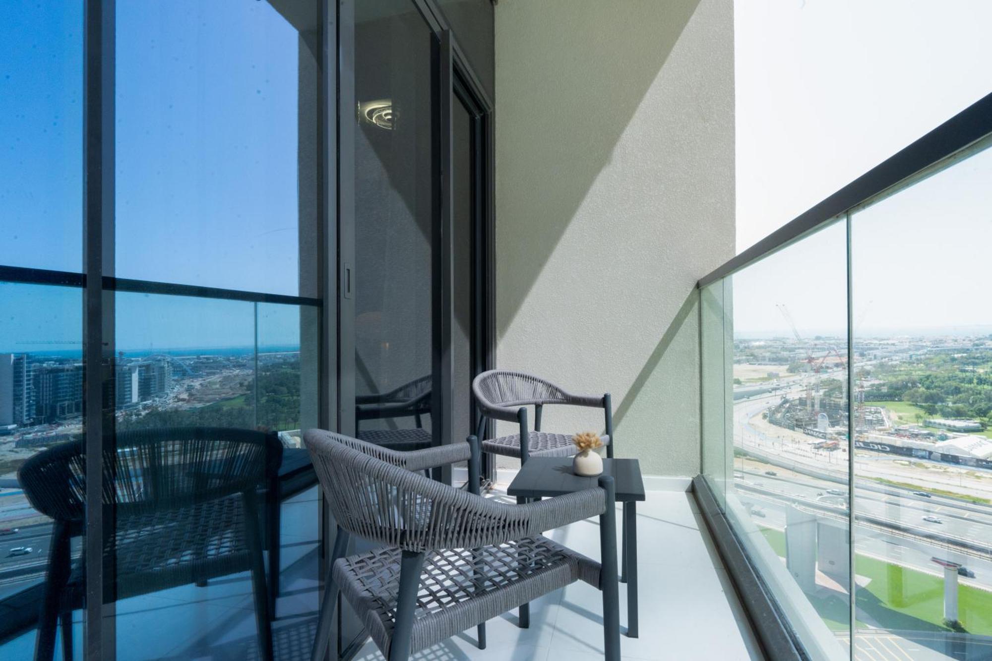 Apartment Keyrock Living - Elegant With Views